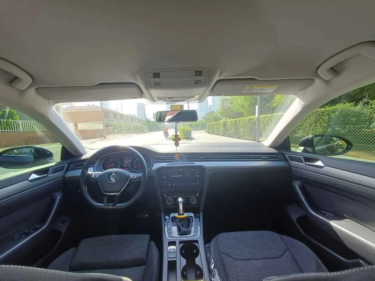 Car image 13