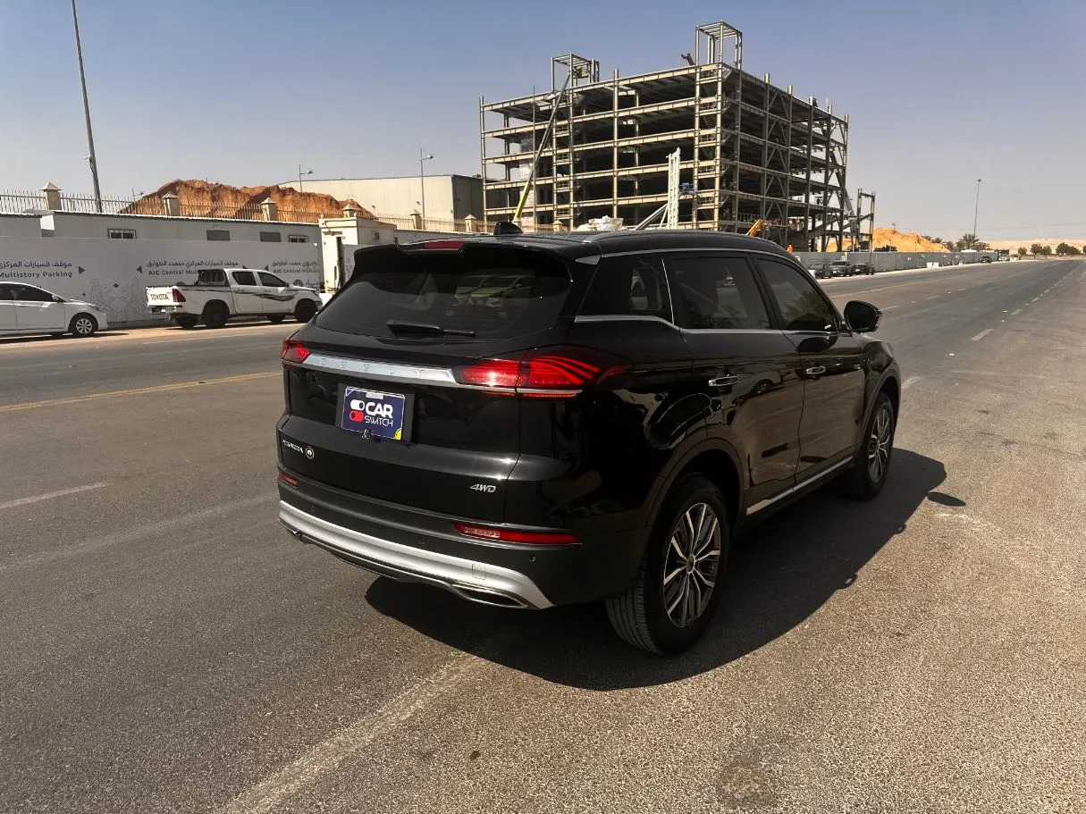 Car image 5