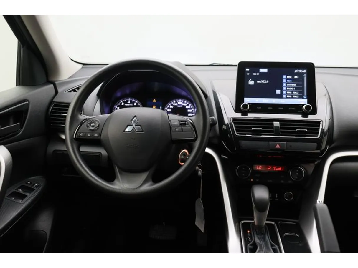 Car image 15