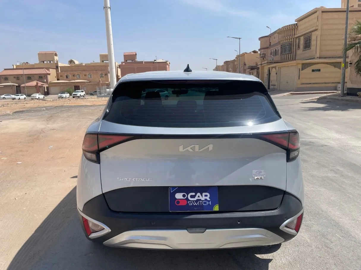 Car image 6