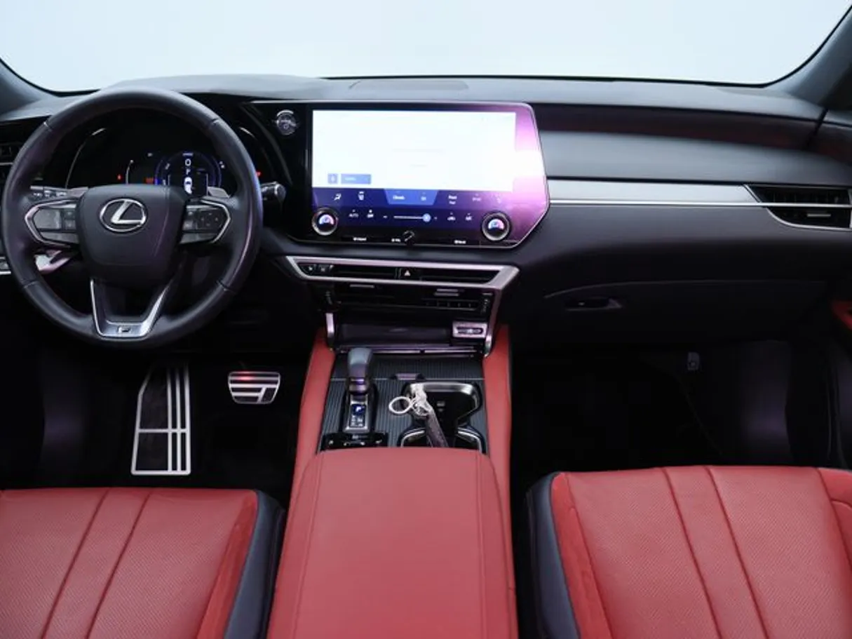 Car image 14