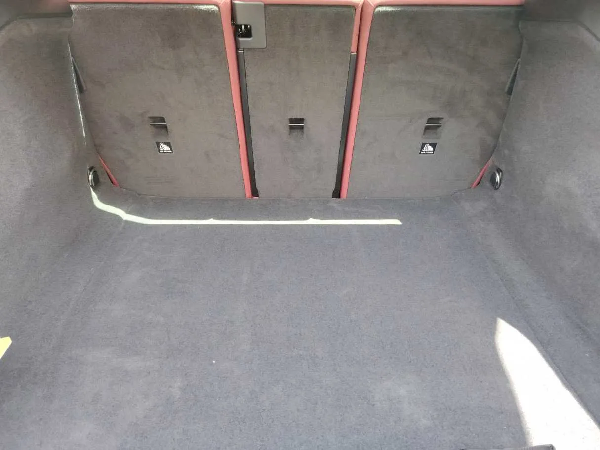 Car image 31