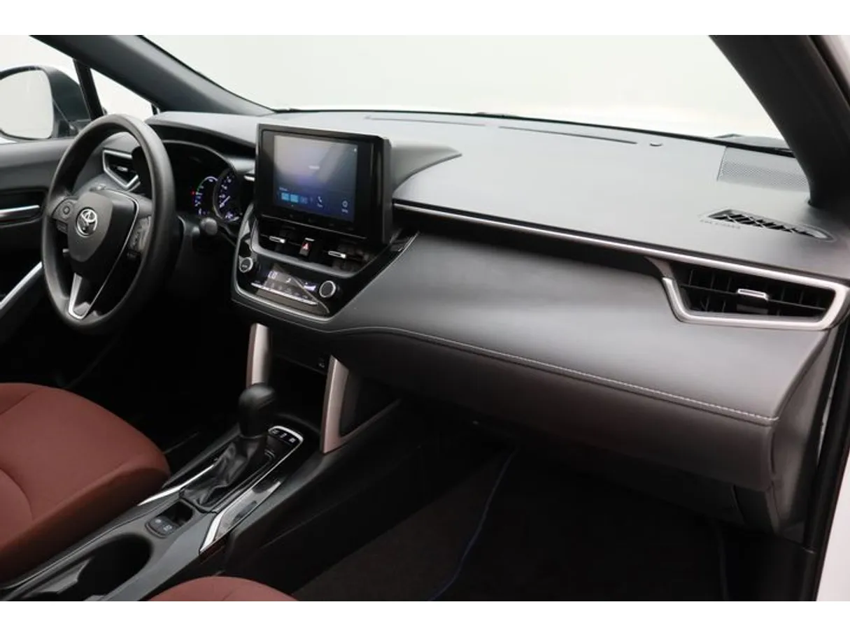 Car image 10
