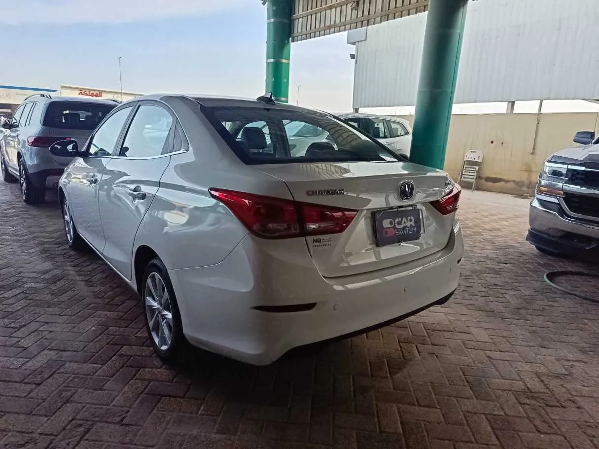 Car image 7