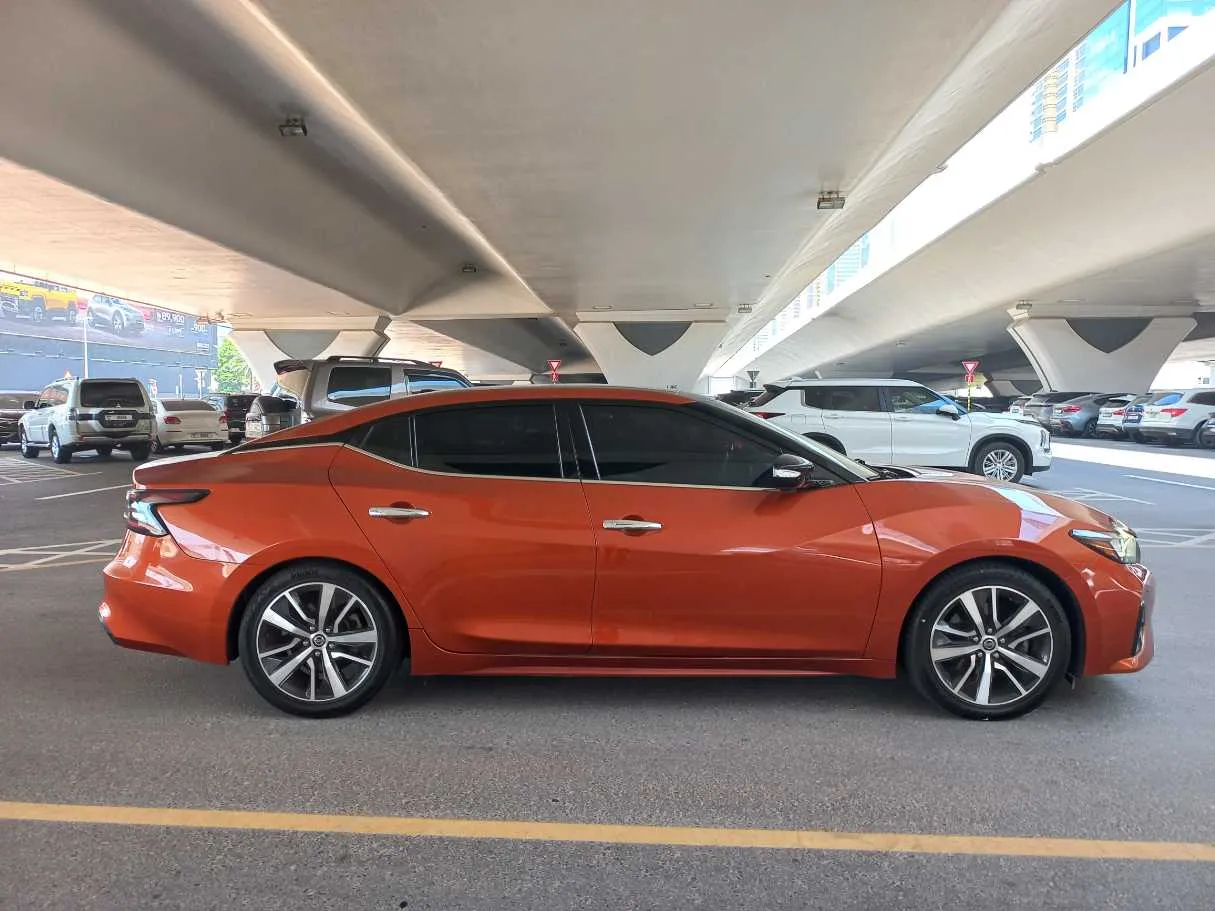 Car image 8