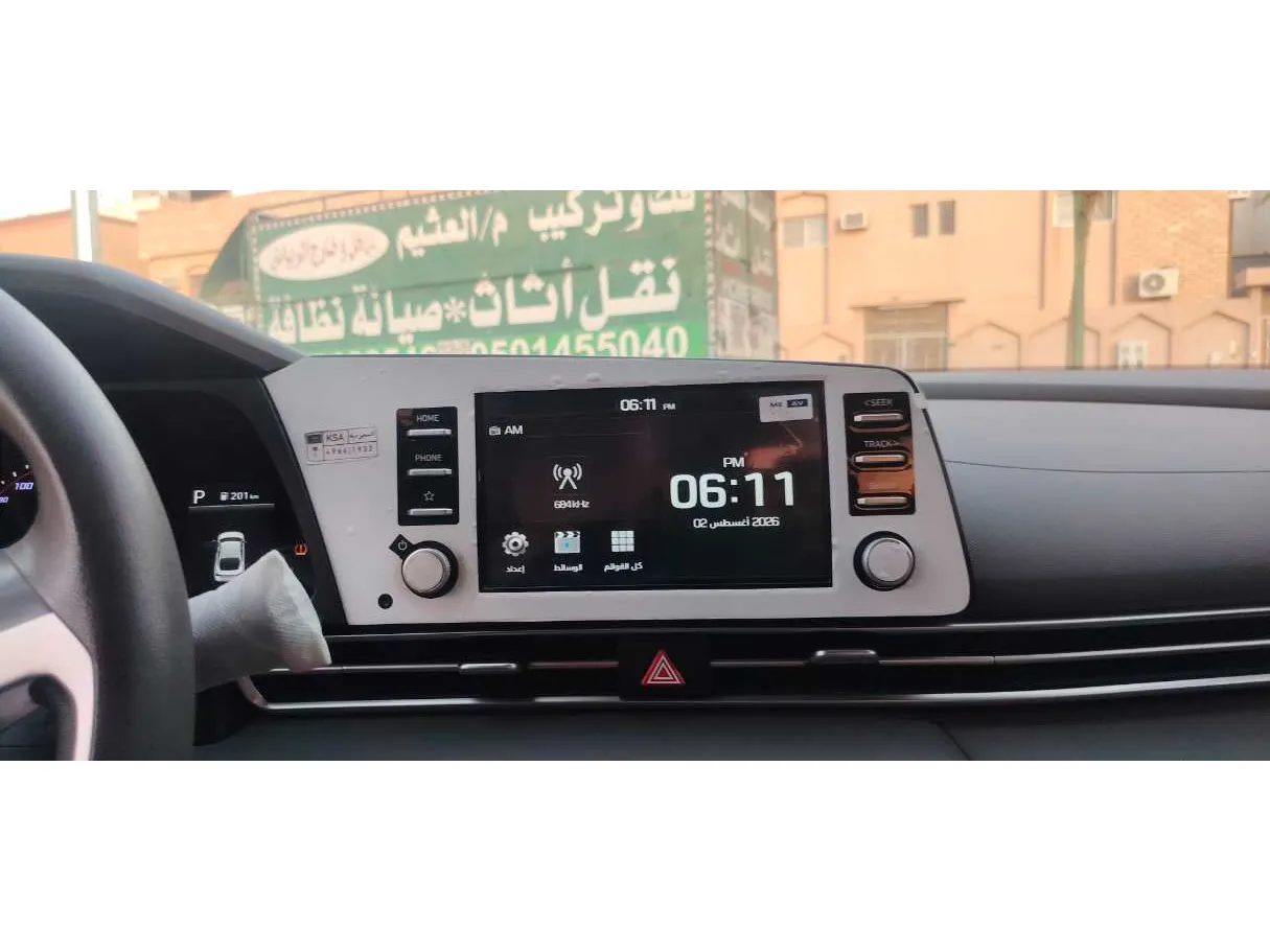 Car image 18