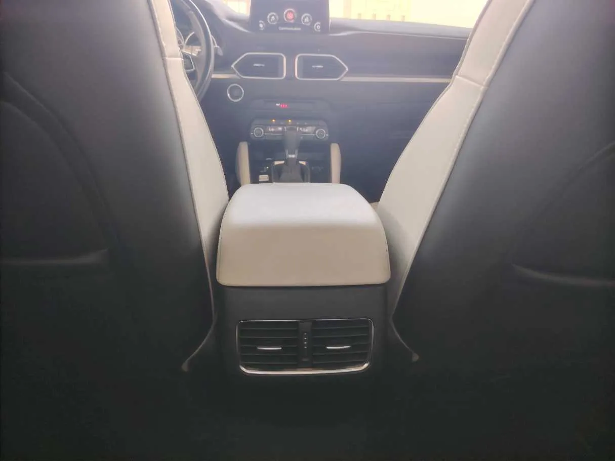Car image 33