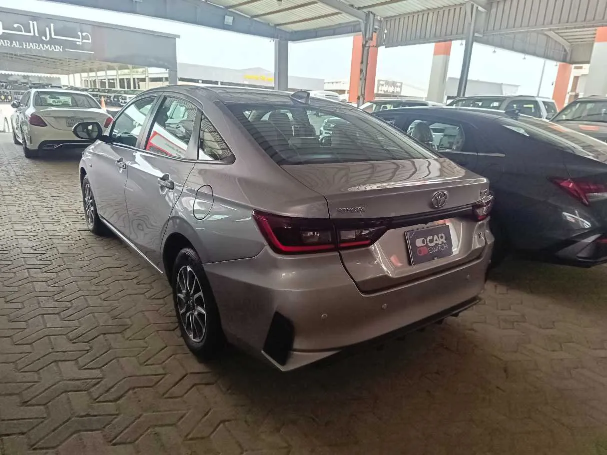 Car image 6