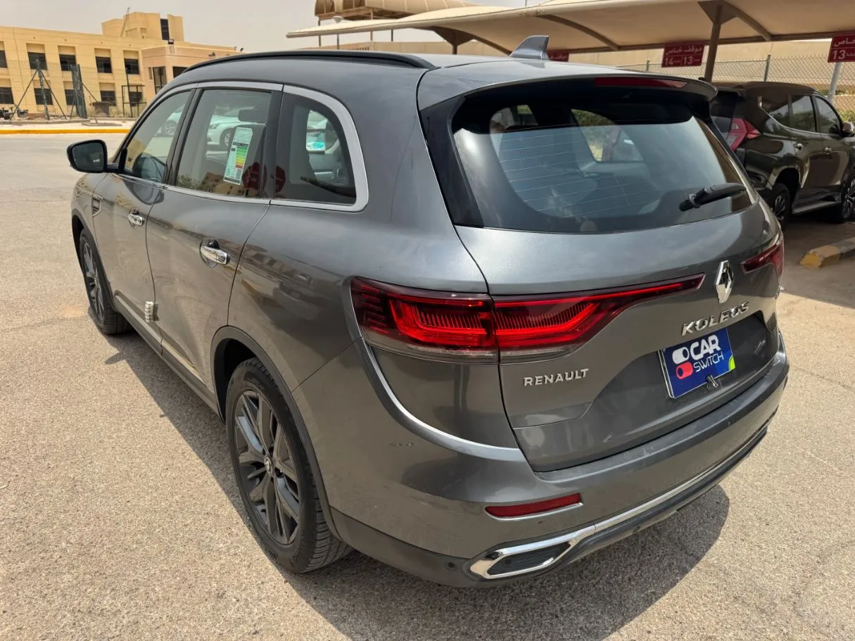 Car image 7