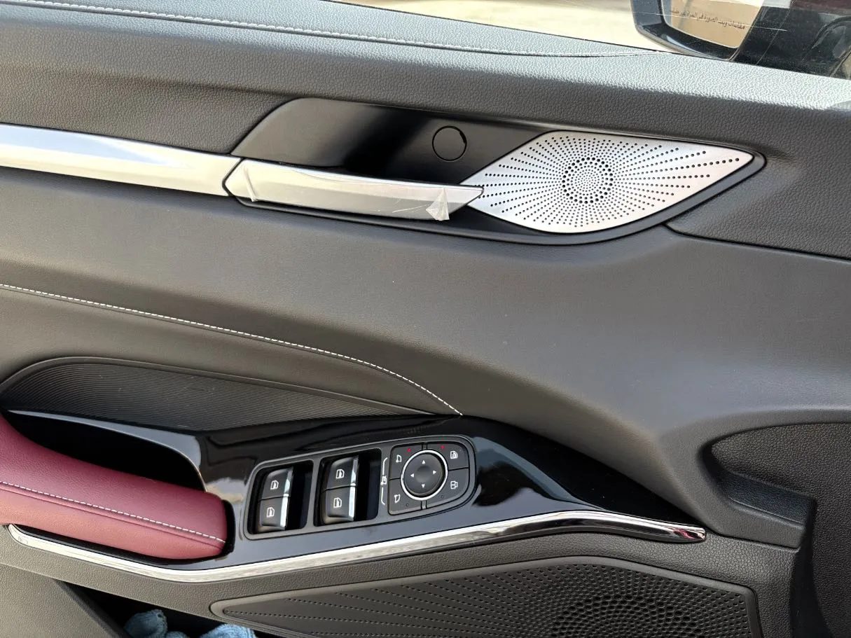 Car image 29