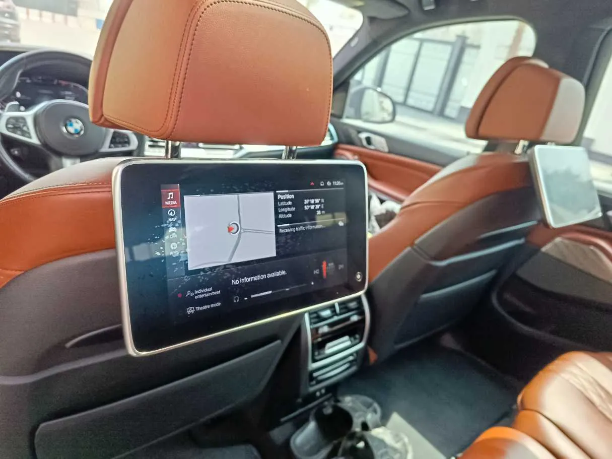 Car image 39