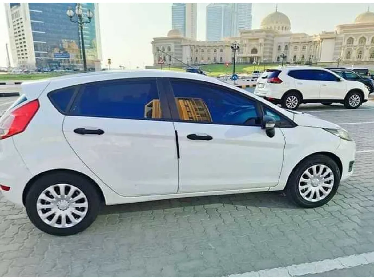 Car image 8