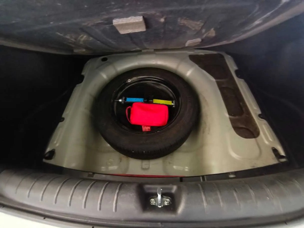 Car image 22
