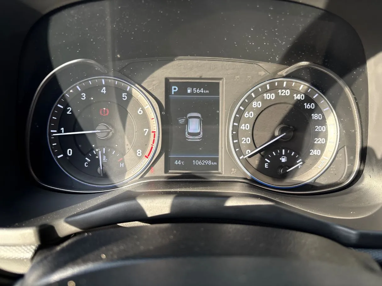 Car image 23
