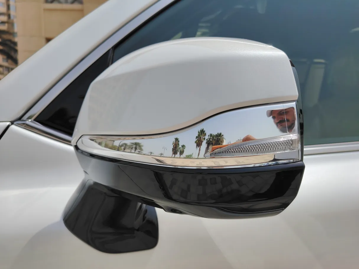 Car image 32