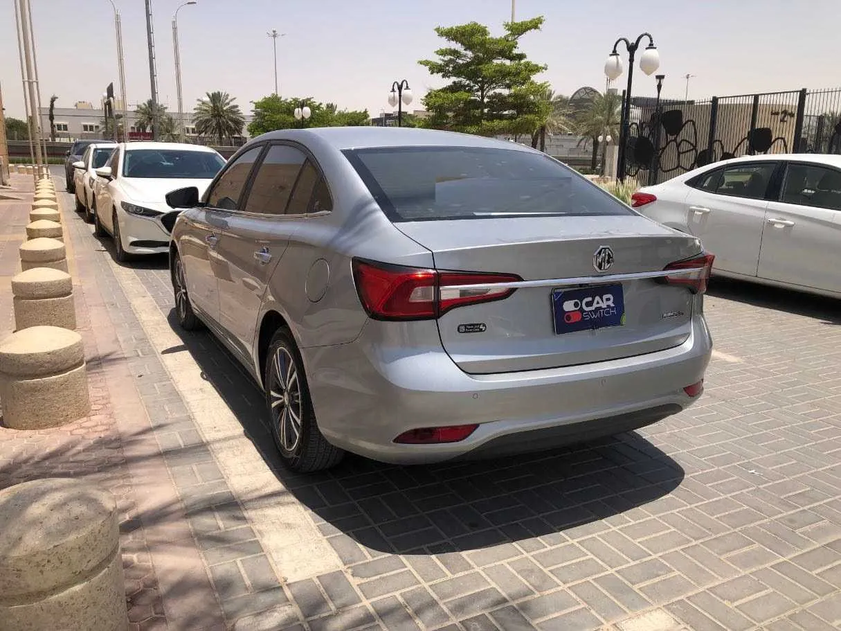 Car image 7