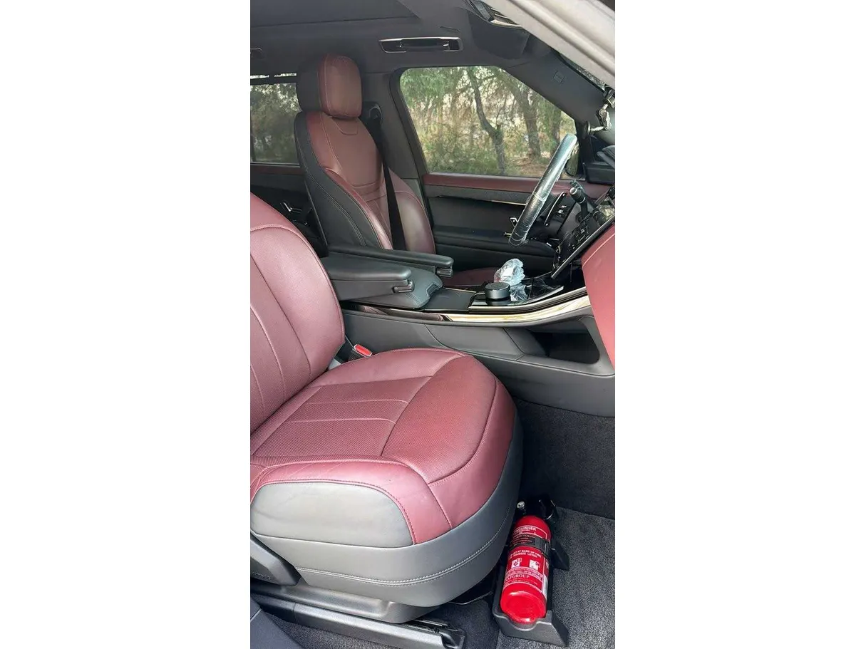 Car image 7