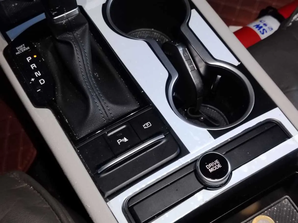 Car image 21