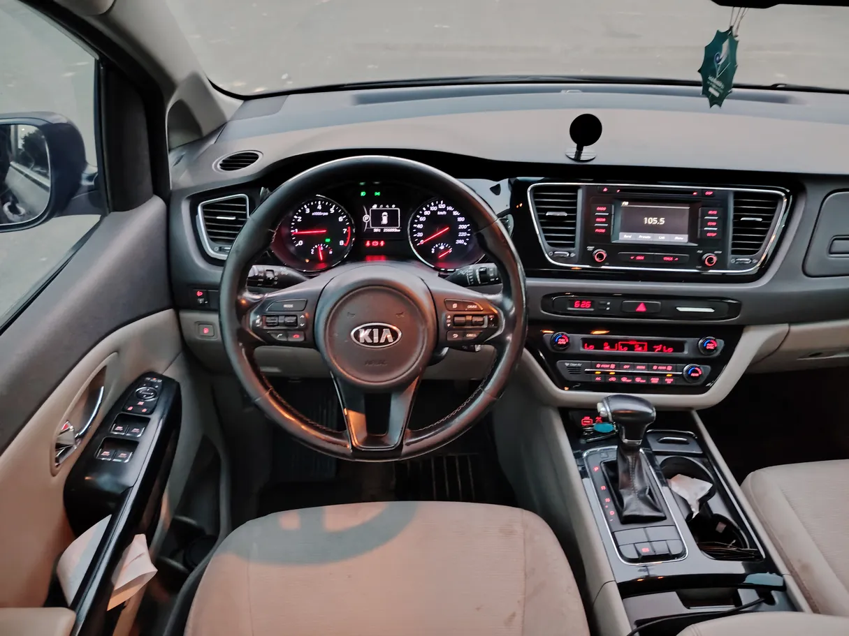 Car image 23