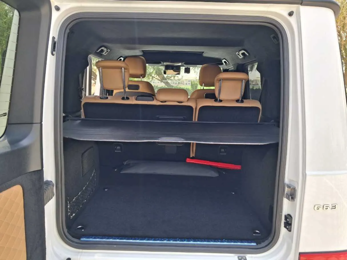 Car image 19