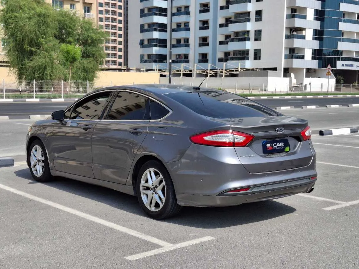 Car image 5