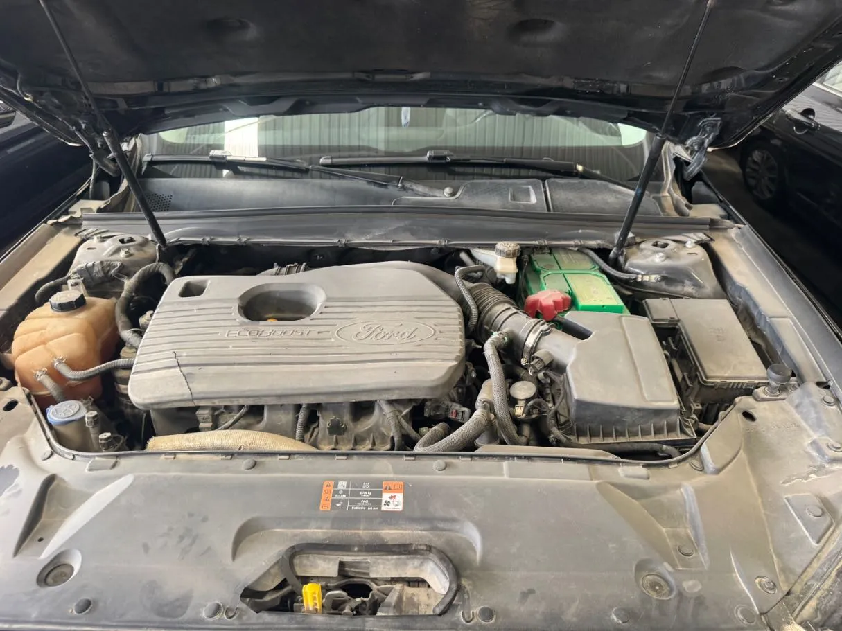 Car image 18