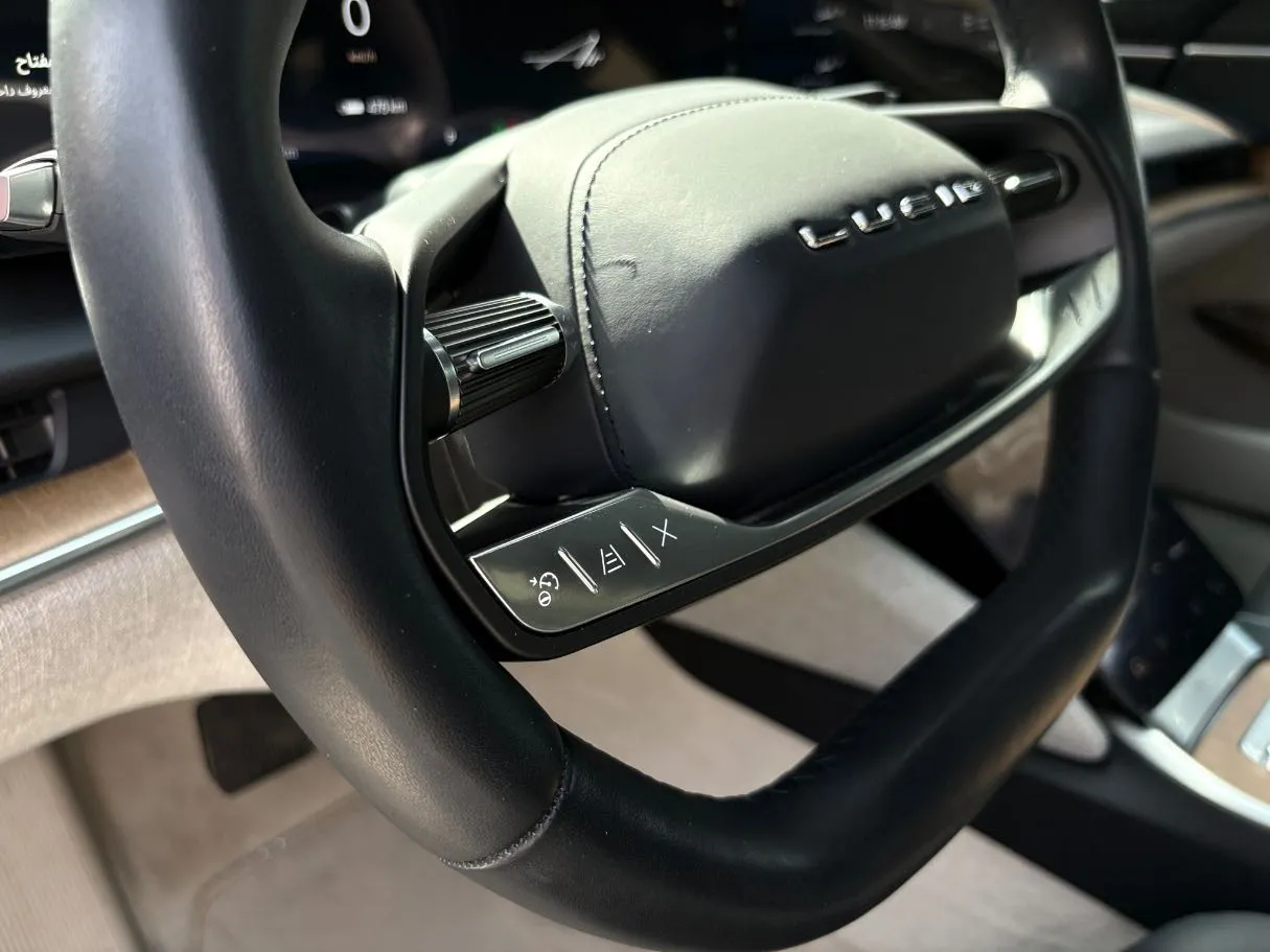Car image 27