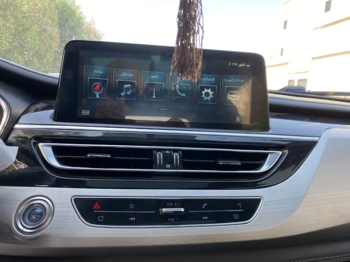Car image 18