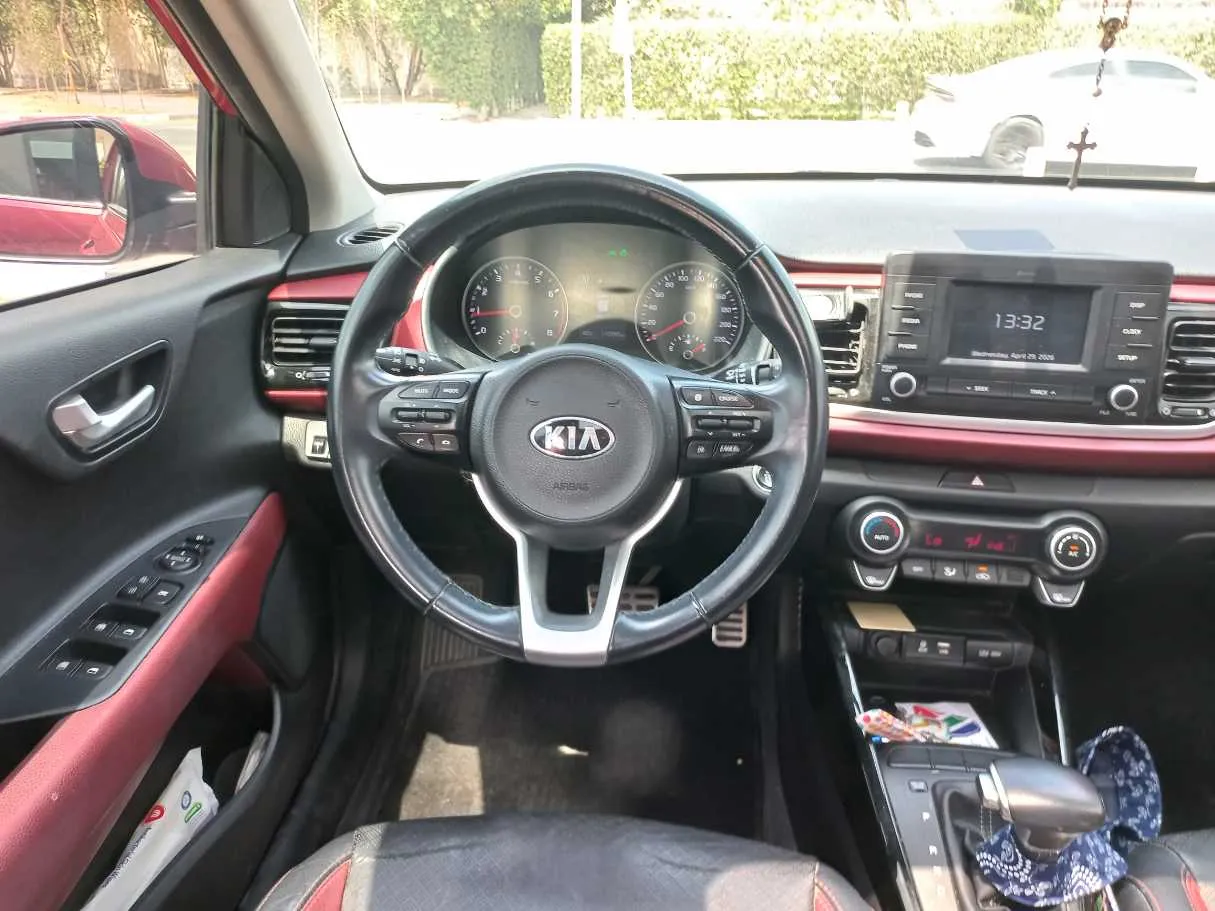 Car image 16