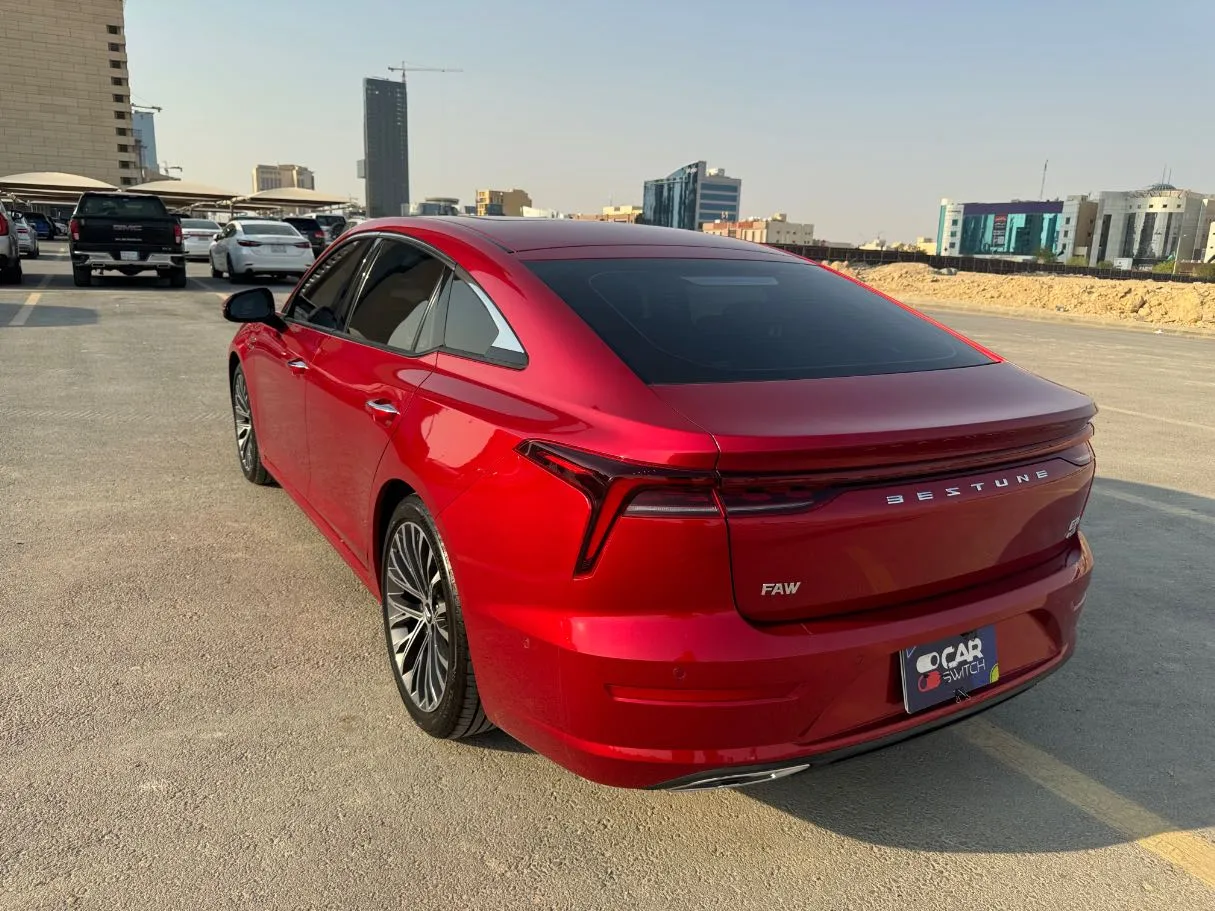 Car image 7