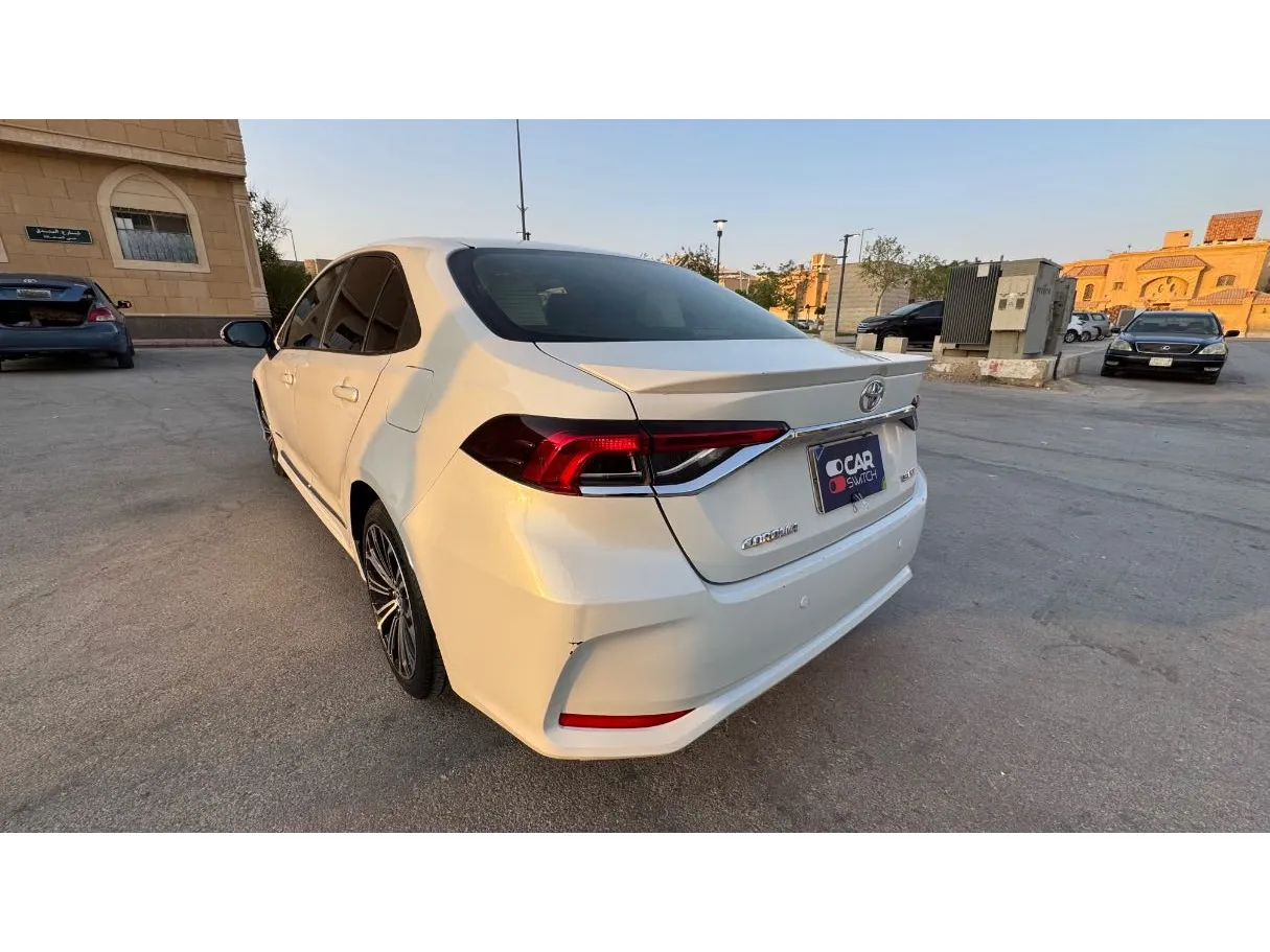 Car image 7