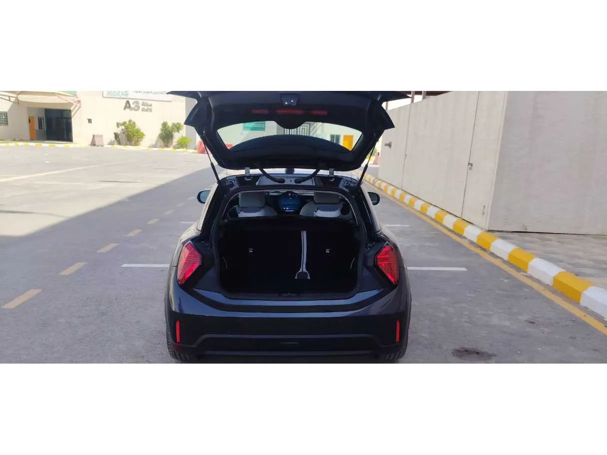 Car image 20