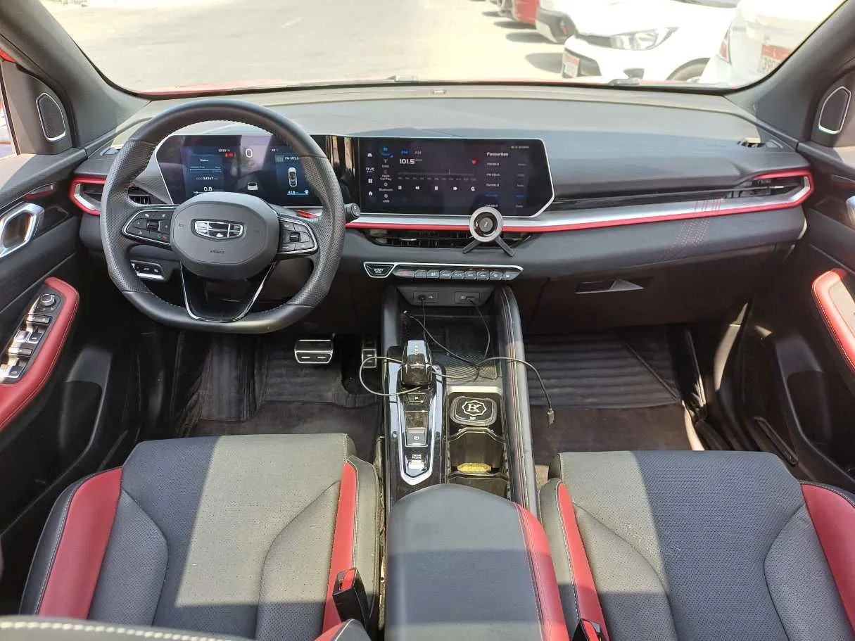 Car image 15