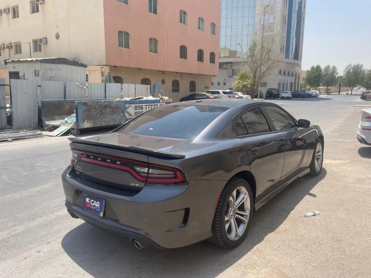 Car image 5