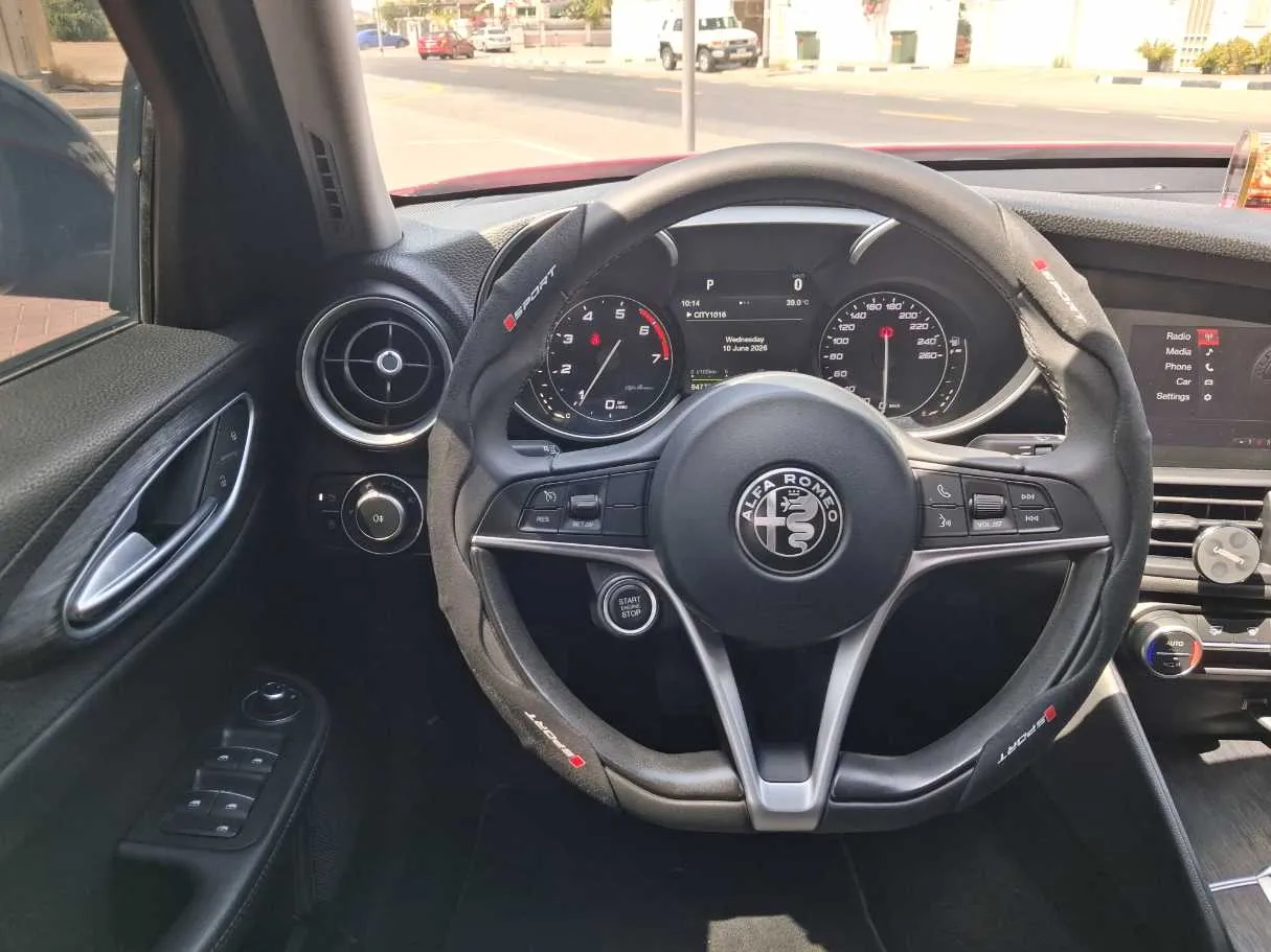 Car image 19