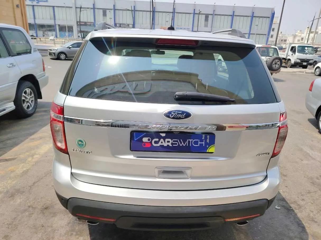 Car image 6