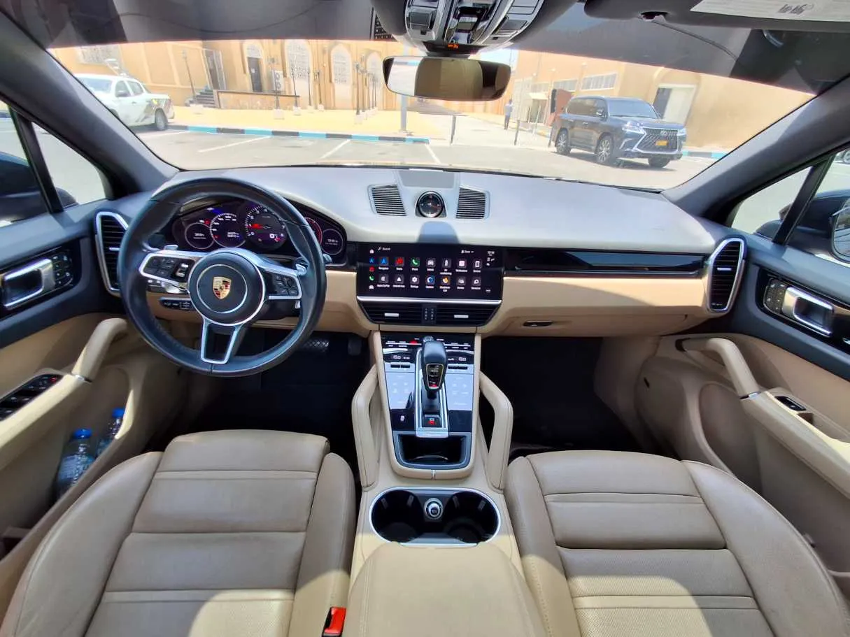 Car image 17