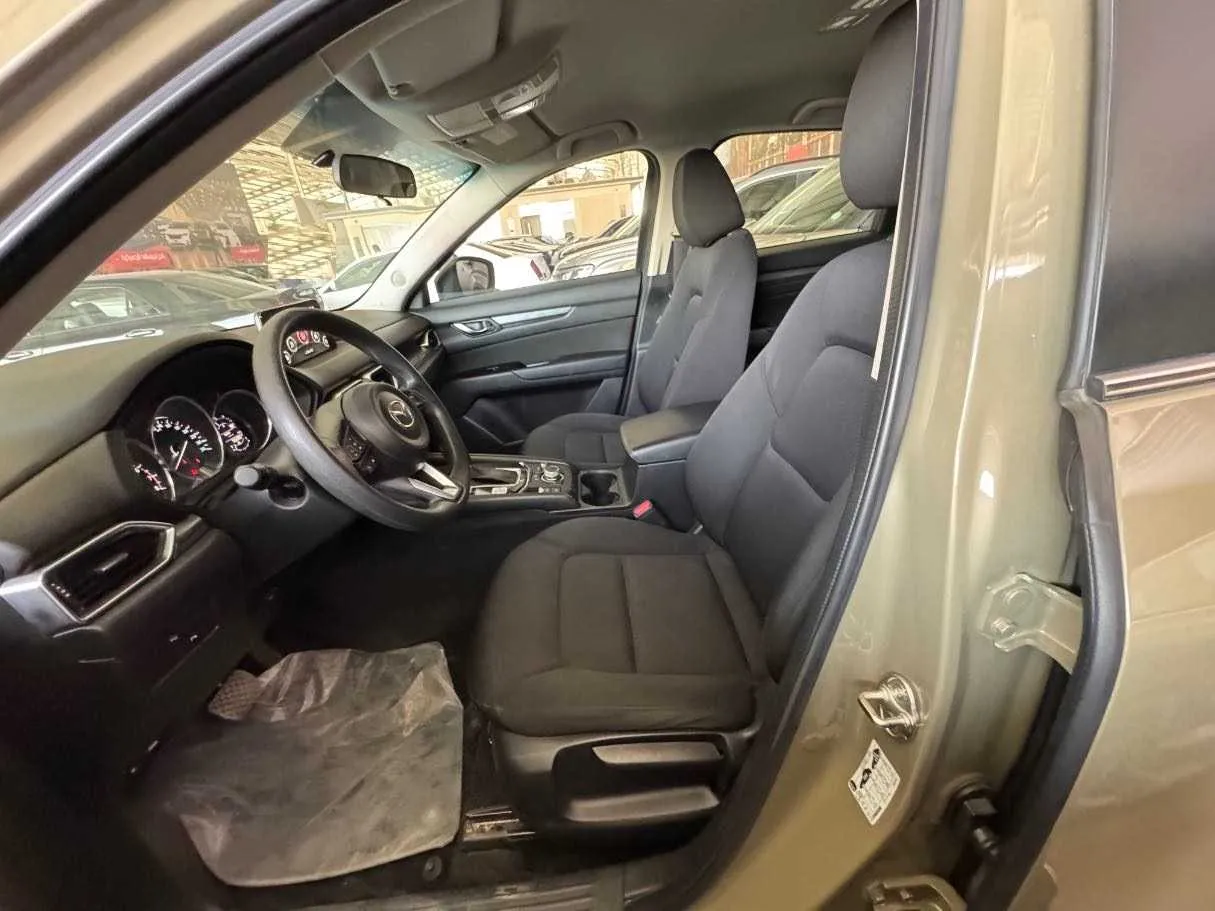 Car image 8