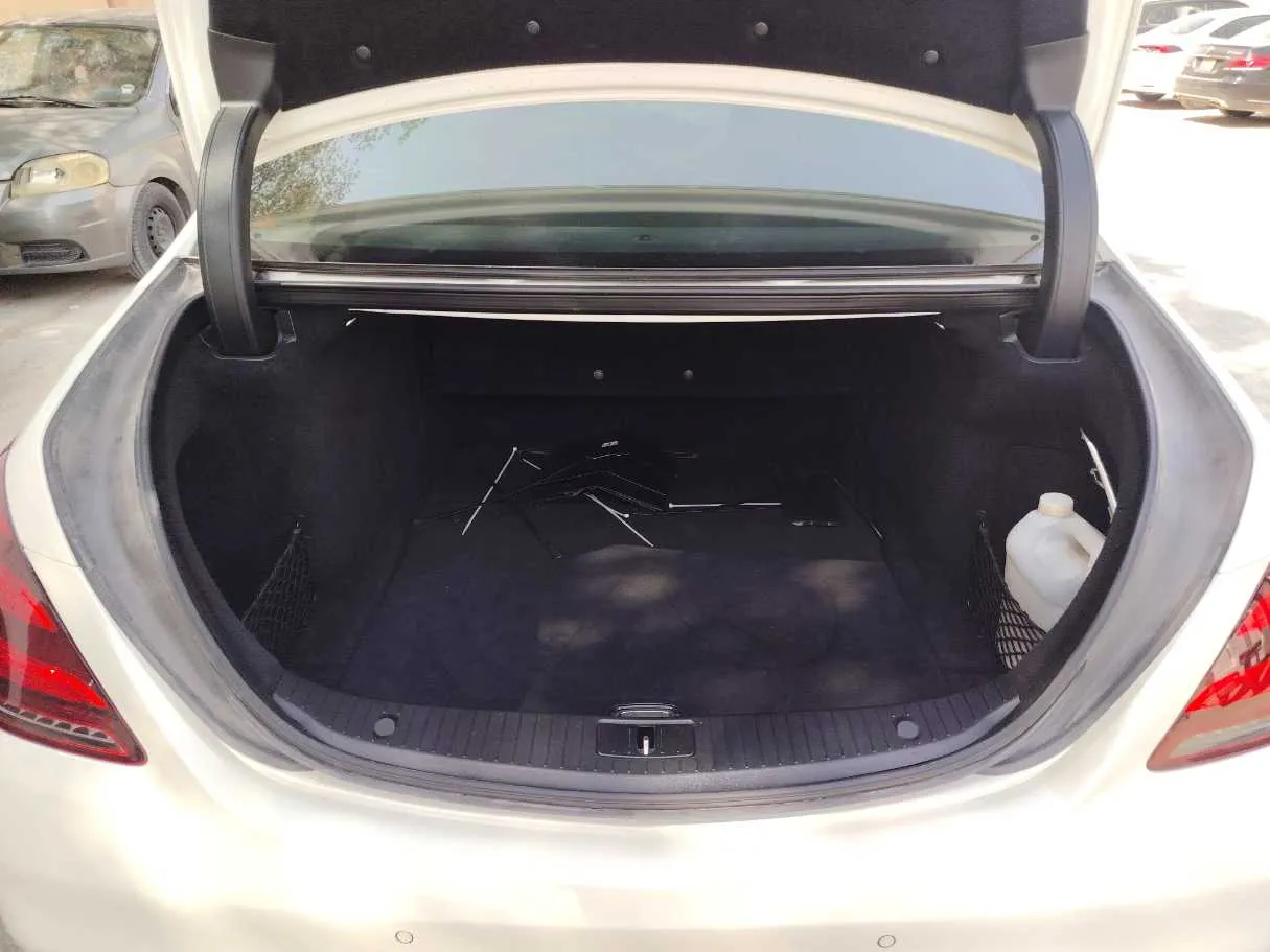 Car image 26