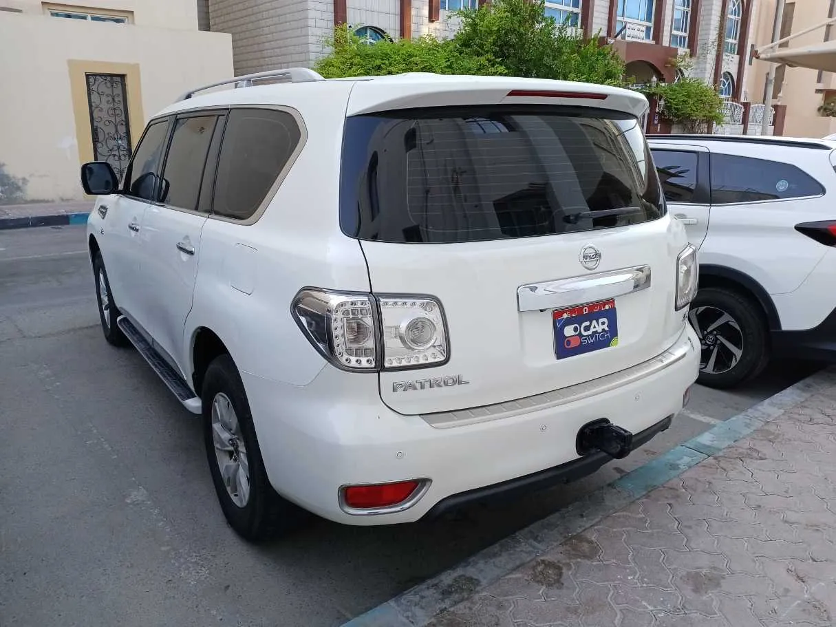 Car image 5