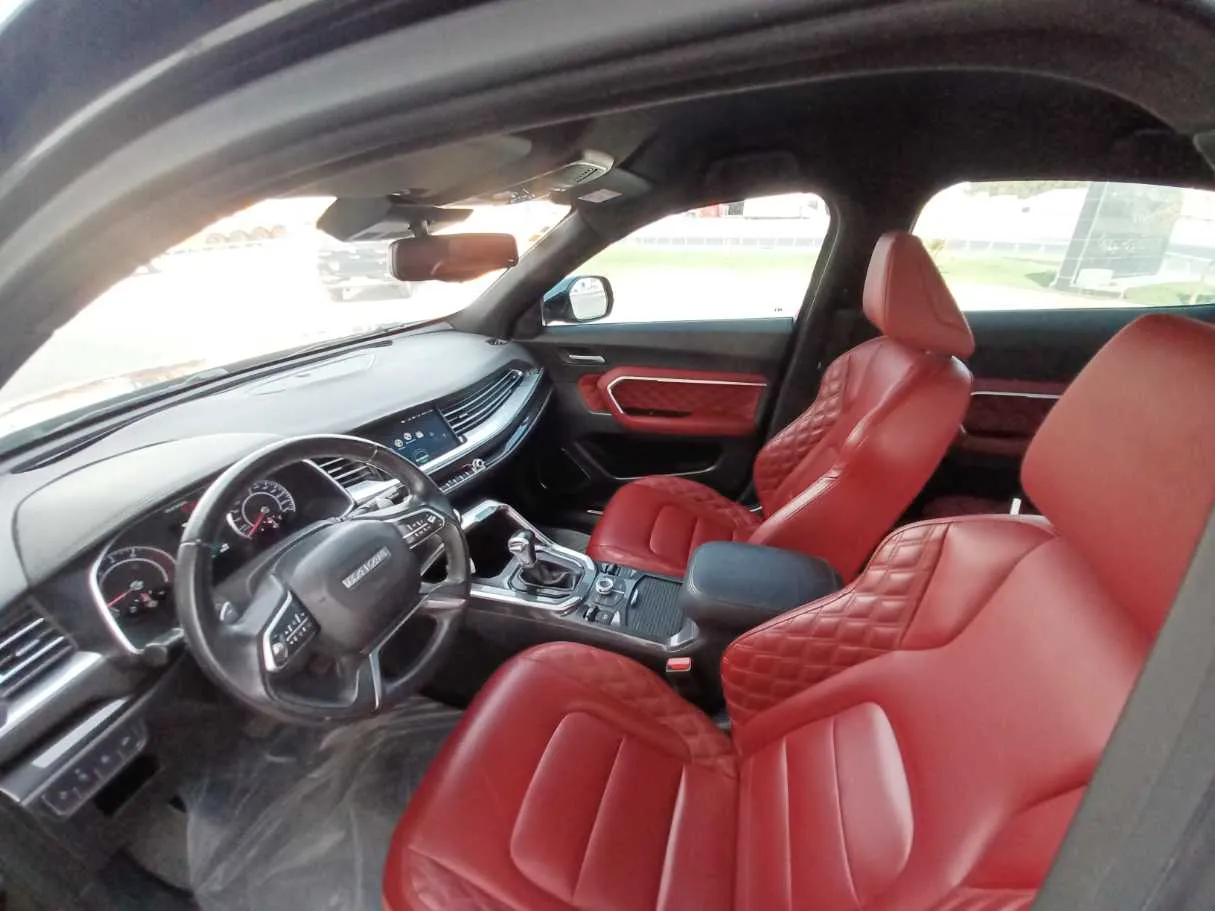 Car image 11