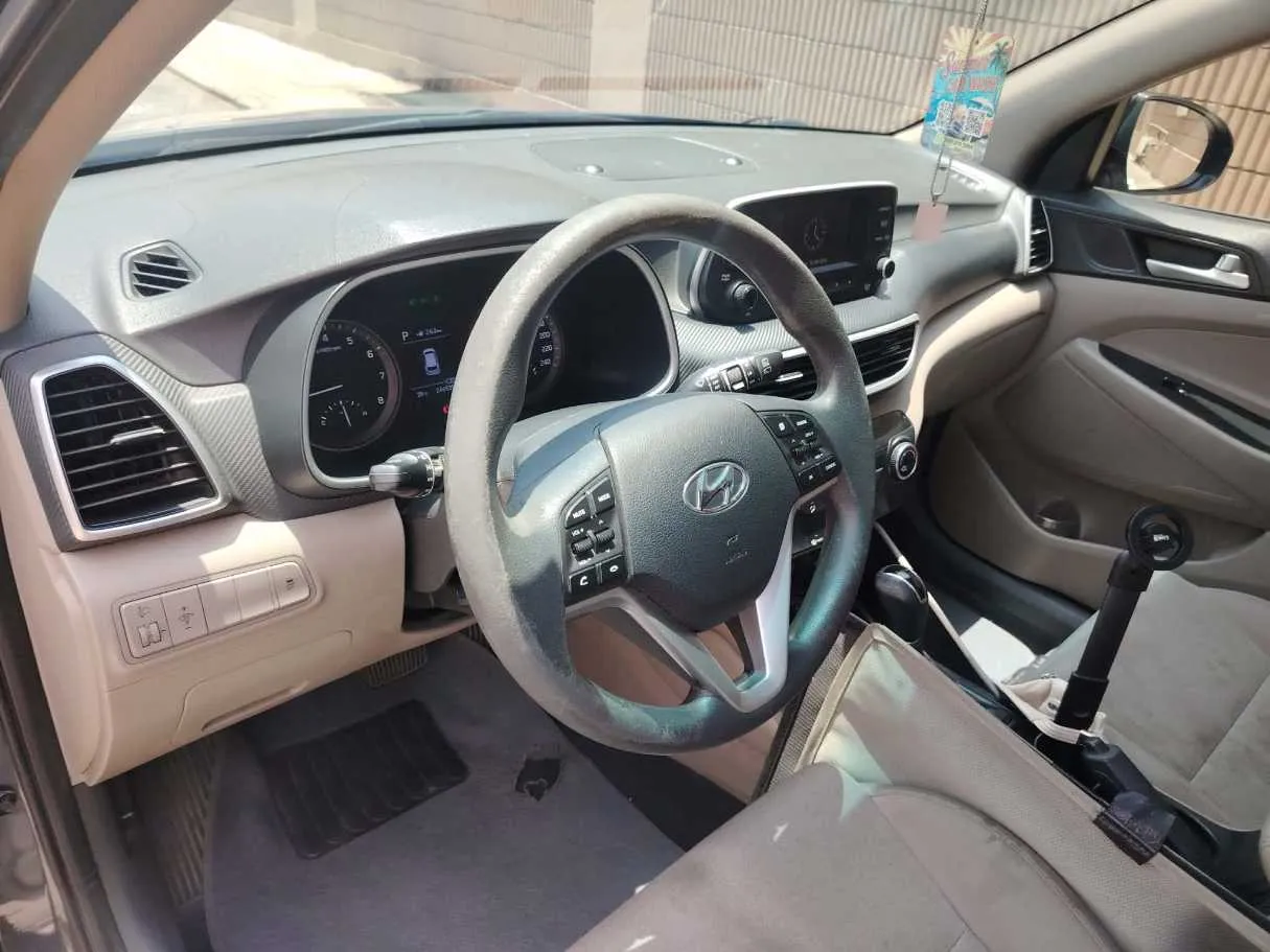 Car image 13