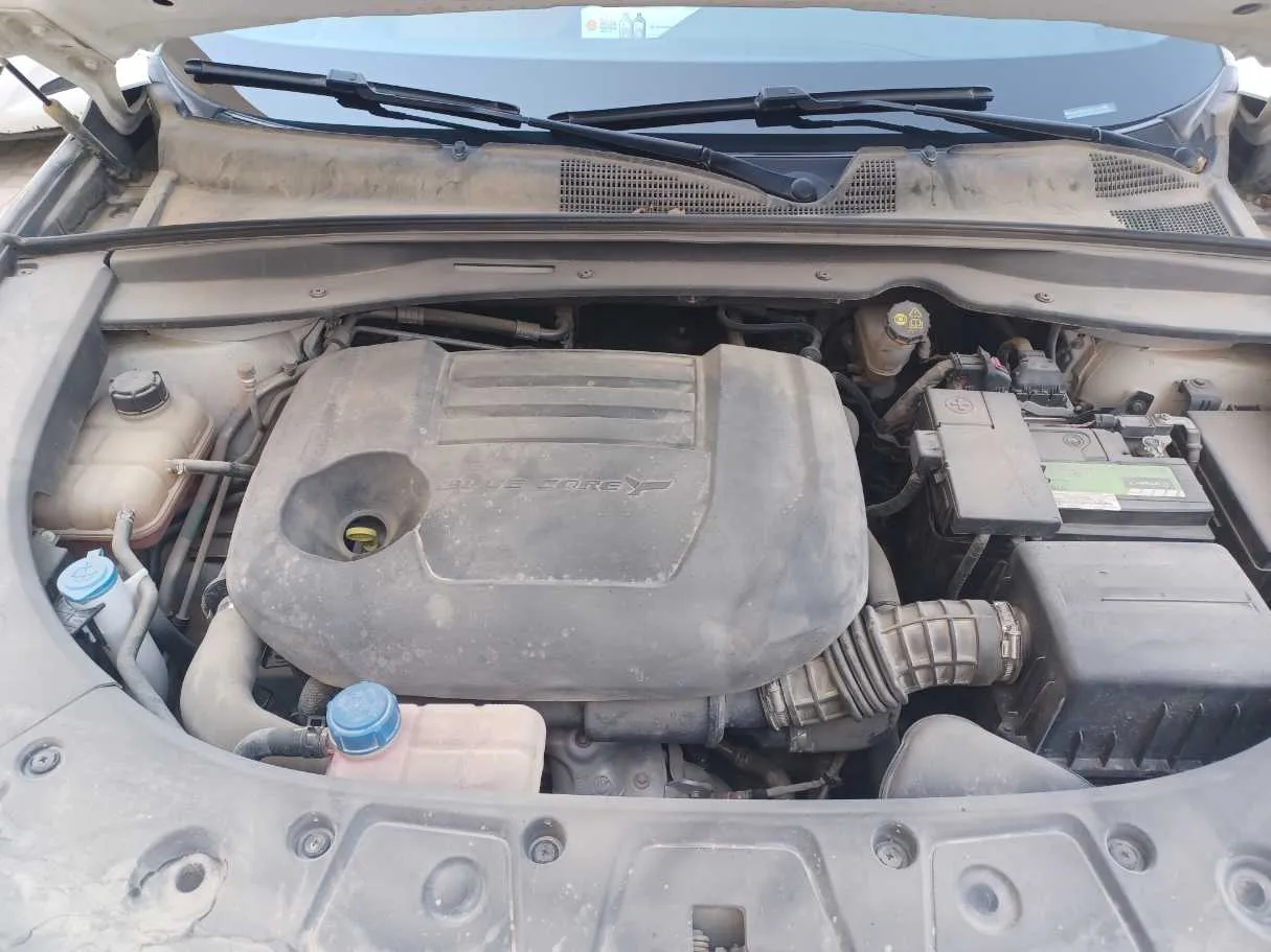 Car image 24