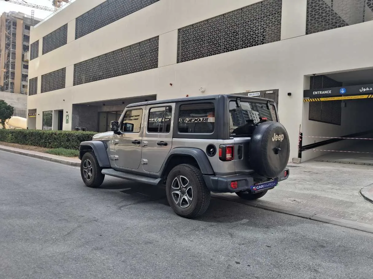 Car image 7