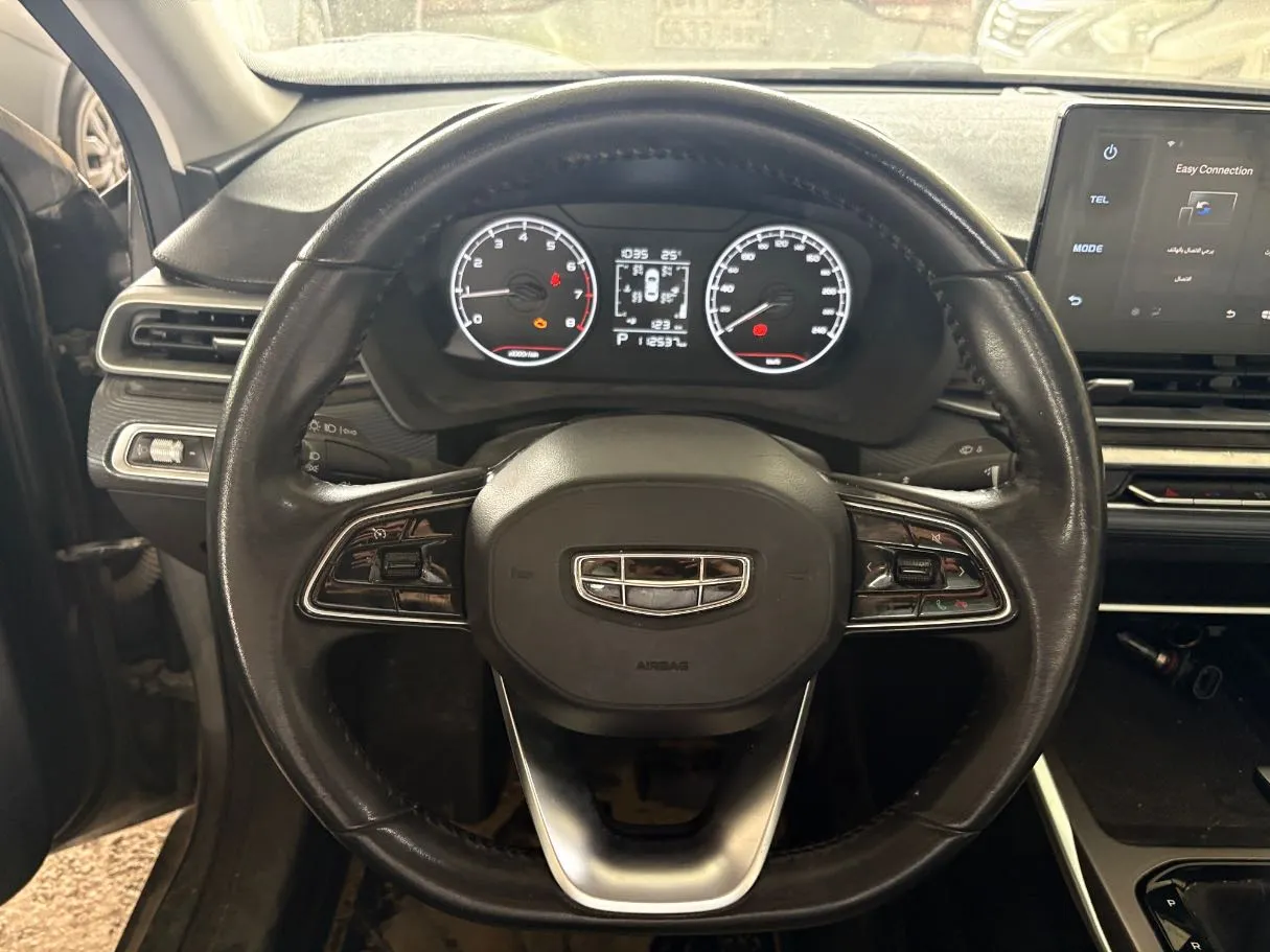 Car image 11