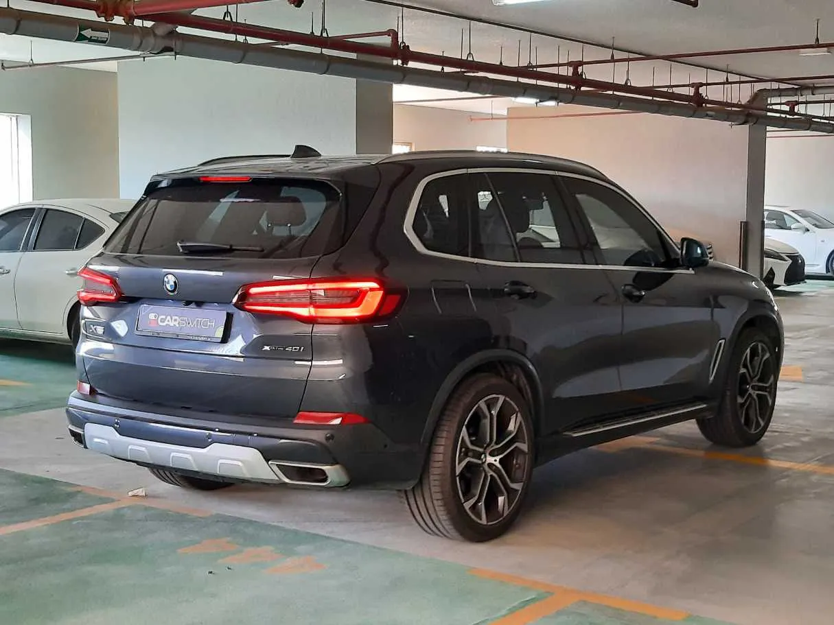 Car image 5