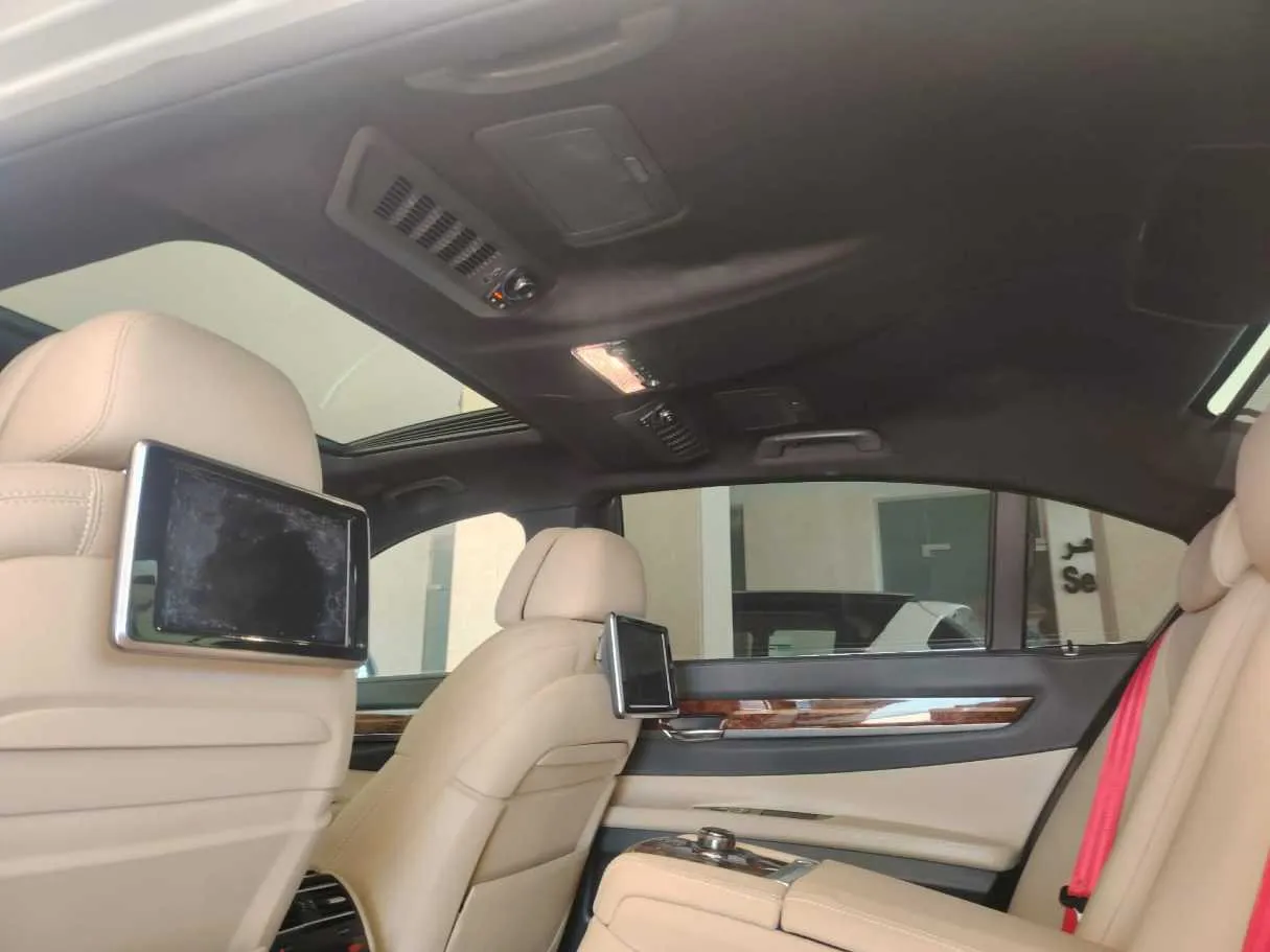 Car image 20