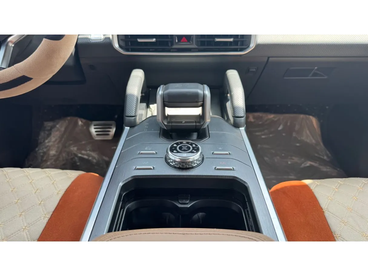 Car image 16