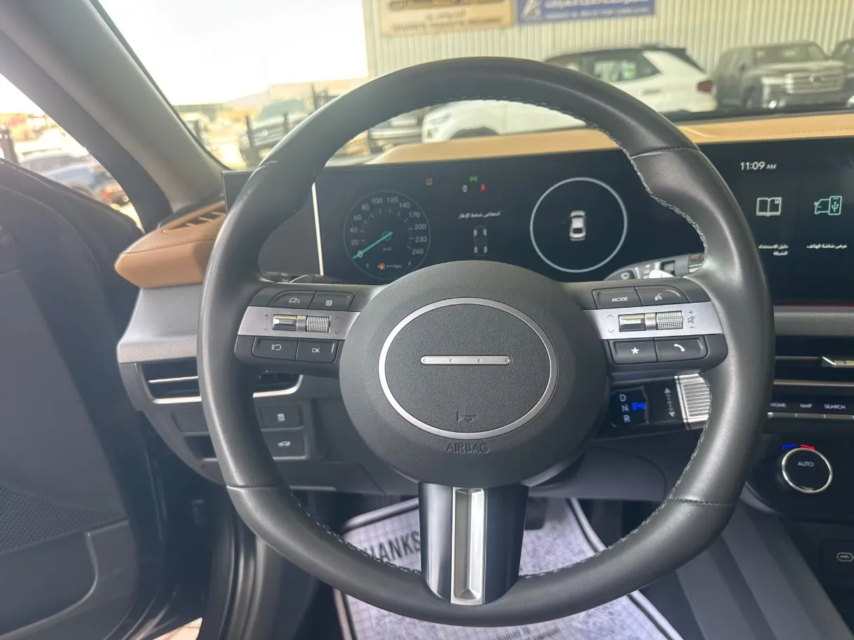Car image 11