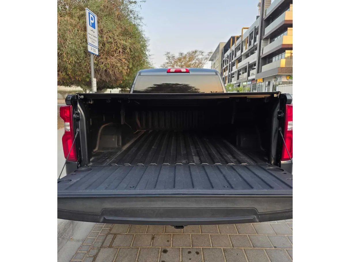 Car image 26